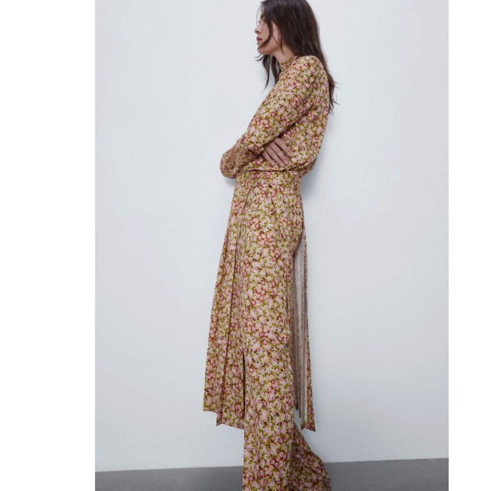 Pleated skirt pants and matching top - Picture 6 of 10